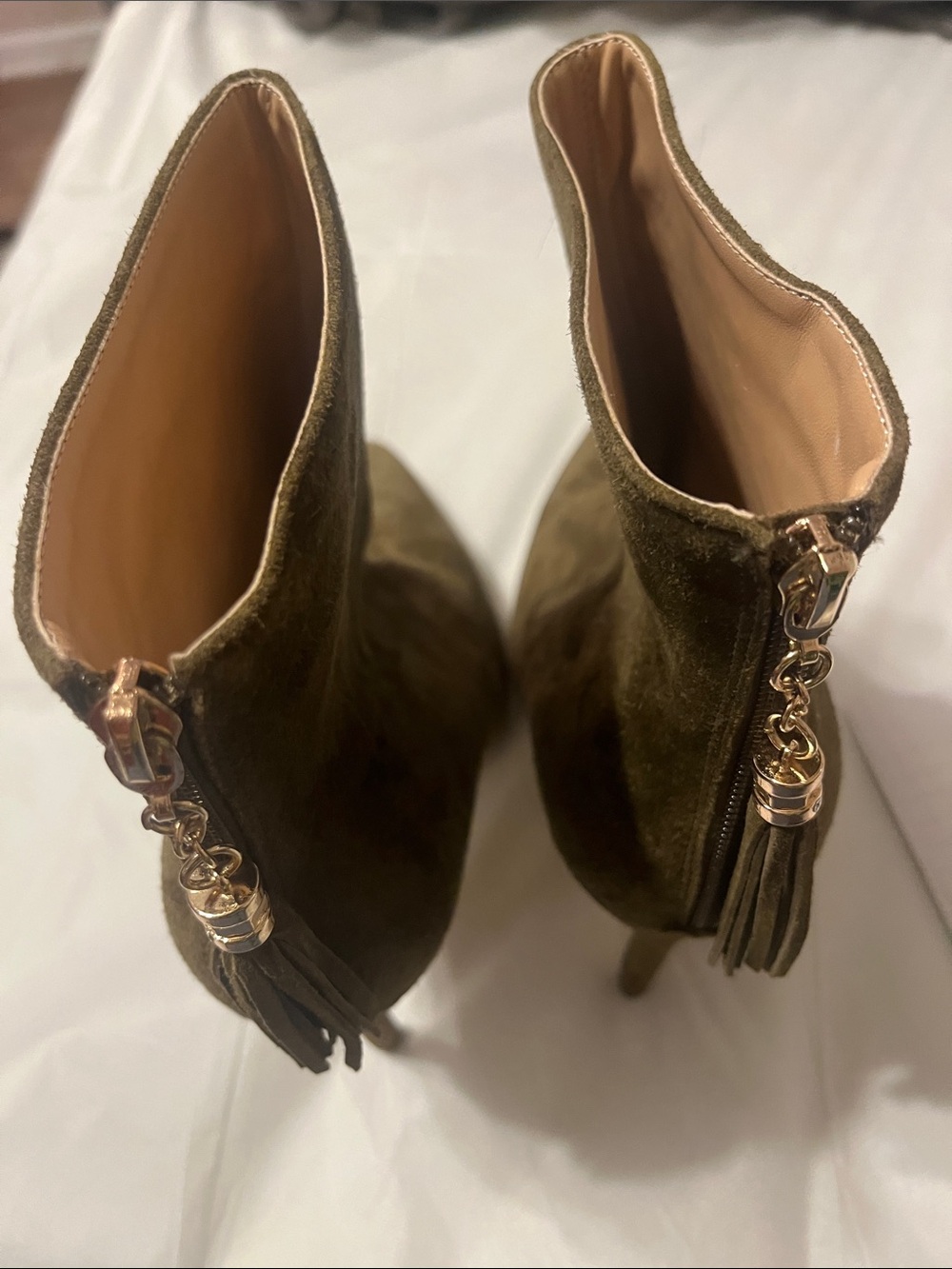 THINGS II COME Leather Upper Heel Olive Leather Women’s Boots size 9.5